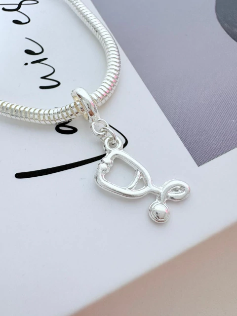 Berloque Estetoscópio - 220 - comprar online