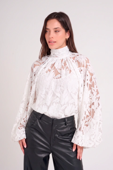 BLUSA ENCAJE MANGA AMPLIA CRUDO