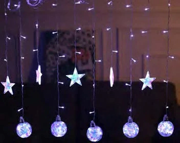 Cascata com 95 LEDs com estrelinhas e bola frutacor 2.5 metros bivolt. - comprar online