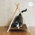 Tenda para Gatos Maruru Triangular em Madeira com Tecido Removível e Cama Embutida Suspensa do Chão na internet