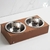 Suporte Pet com Comedouro e Bebedouro Maya com Potes em Inox Acoplados - Tamanhos Pequeno e Grande Disponíveis - Oruy | Peças Artesanais em Couro - Casa e Decoração