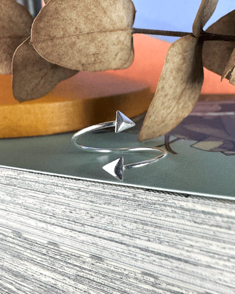 Anel com Ponteiras de Flecha Ajustável - Prata 925 - comprar online