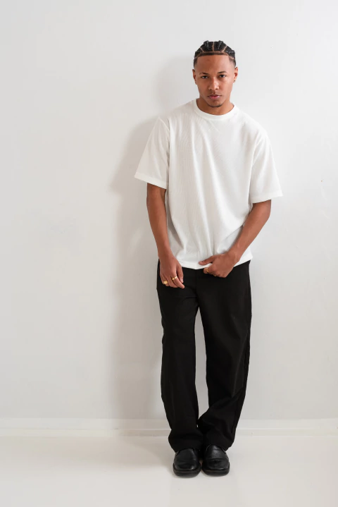 REMERA CAMO RECORTES TEXTURAS DETALLES