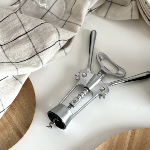 Sacacorcho con 2 aletas - comprar online