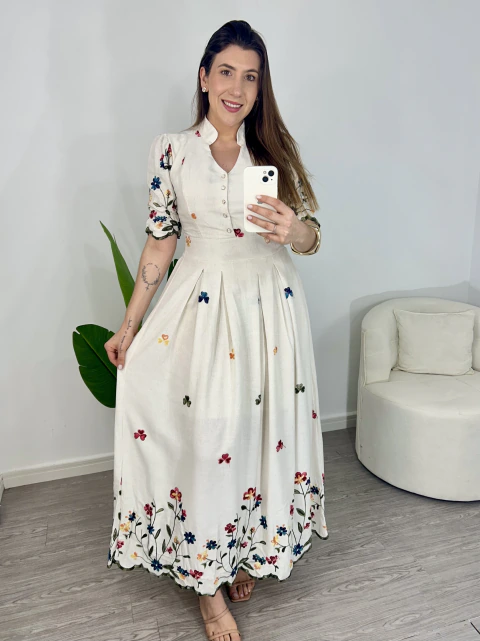 Vestido longo botão bordado linho