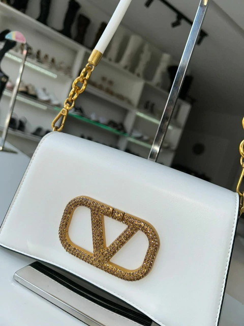 Bolsa V Branca com dourado