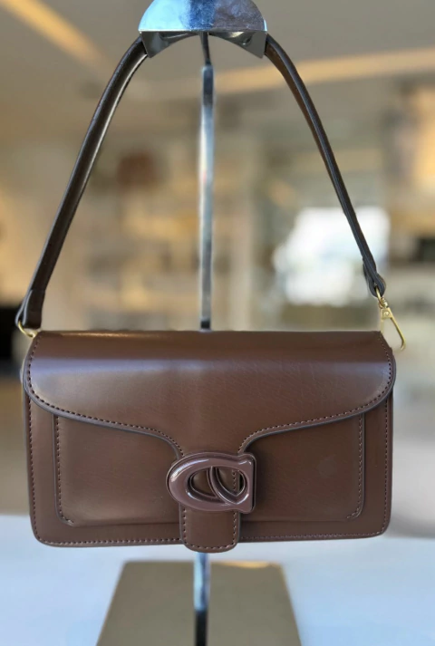 Bolsa C marrom