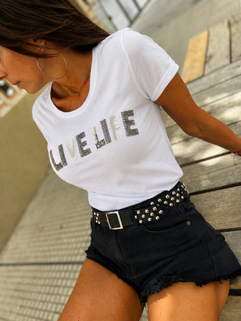 Remera Clasica Bordada Live Life