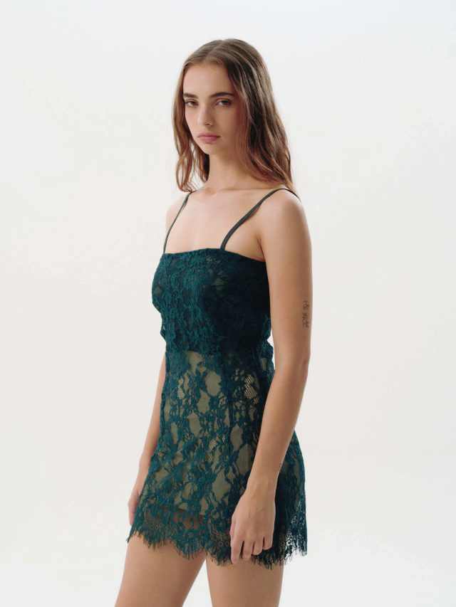 VESTIDO IVORY ENCAJE VERDE