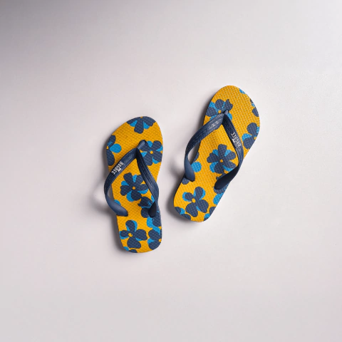 Chinelo Estampado Floral Aquarela Beach - Bugbee