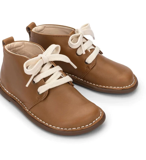 Bota Bambolê Ilhós Couro Mascavo - Petit Cheval