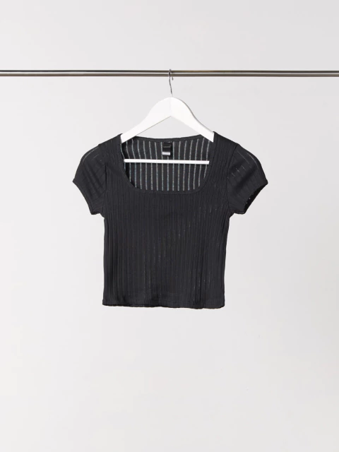 Remera calado Cuello Cuadrado - comprar online