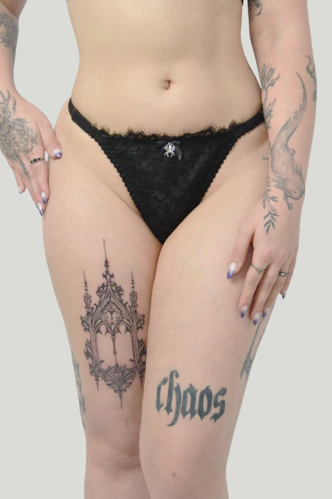 Calcinha String Renda Chantilly Phantom - comprar online