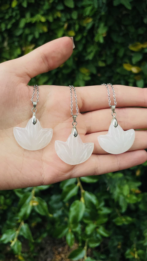 FLOR DE LOTO EN ONIX CIELO Y BLANCO - tienda avalon