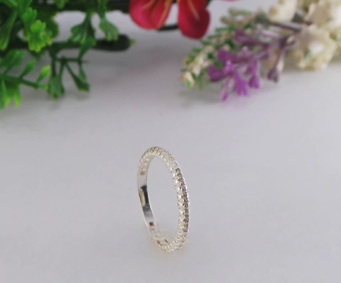 ANEL ARO FURADO LOSANGO TOPO CRAVEJADO TAM. 21