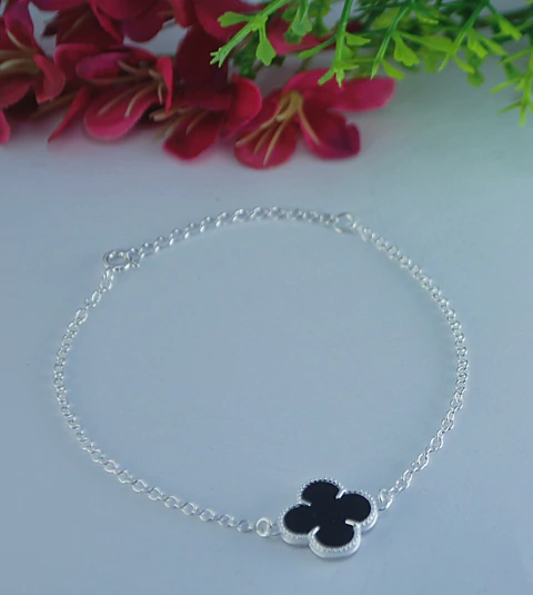 PULSEIRA PR TREVO RESINA PRETO