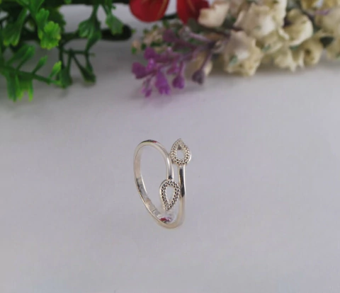 ANEL 2 GOTAS DETALHADAS LADOS OPOSTOS TAM. 21