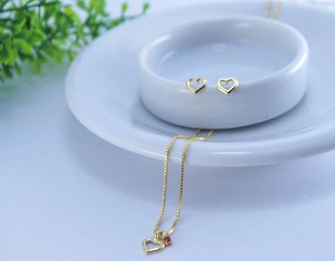 CONJUNTO FLH. INFANTIL CORACAO VAZADO PEDRA ZIRCONIA AZ.