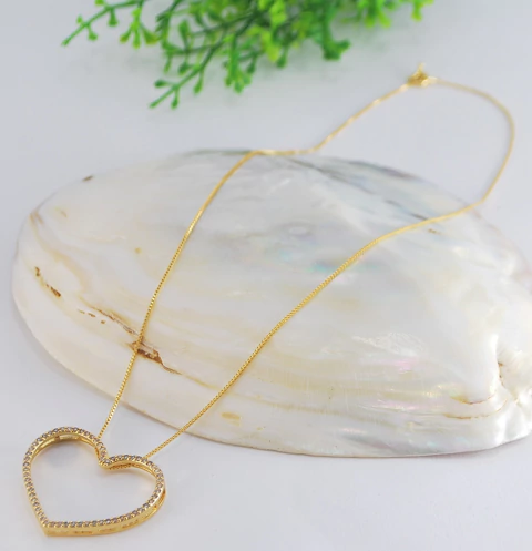 COLAR FLH. CORACAO VAZADO CRAVEJADO G GF - comprar online