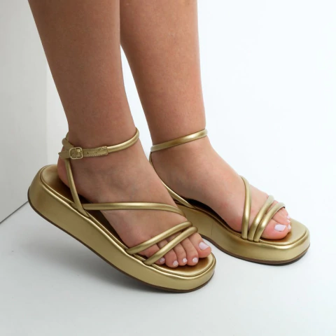 Sandália Rasteira Lua Dourada - comprar online