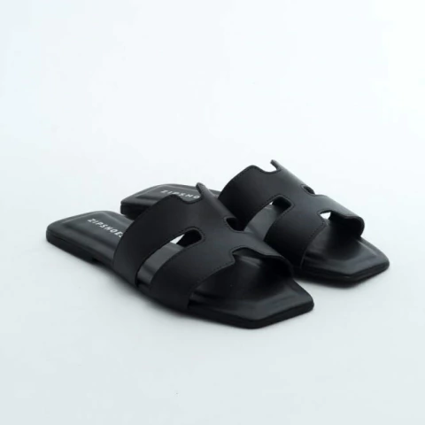 Rasteira H Black - comprar online