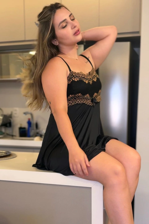 Camisola Preta com amêndoas - comprar online