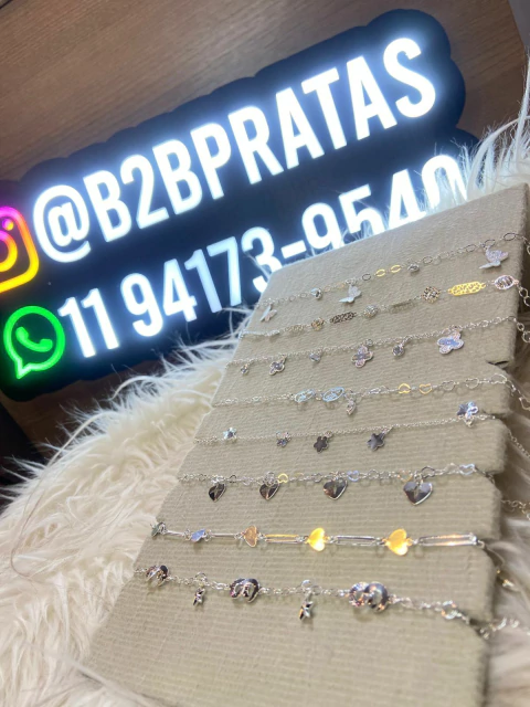 Kit 8 Pulseiras Premium