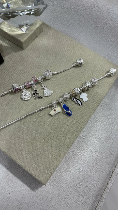 Combo: 1 Pulseira Pandora + 5 Berloques em Prata Italiana – Garantia Vitalícia