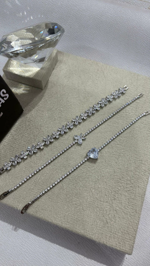 Kit com 3 Pulseiras Inspiração Swarovski