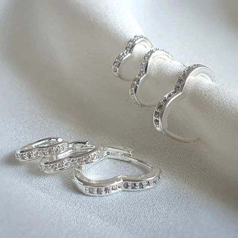 Trio Escadinha de Argolinhas Coração Cravejadas