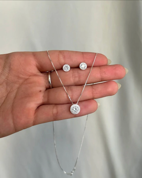 Conjunto Ponto de Luz Cravejado em Zircônia