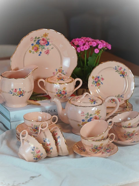 Peças para chá e sobremesa Peach Petal | Grindley