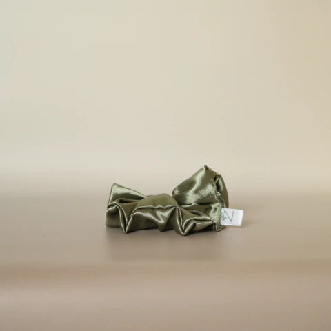 Scrunchies de satén - Verde Oliva - comprar online