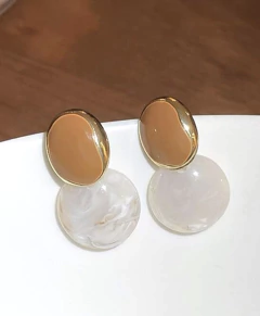 Brinco Marrom com Pedra