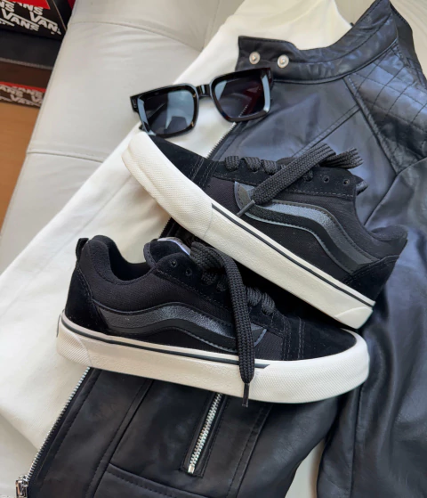 Vns KNU Preto Branco - comprar online