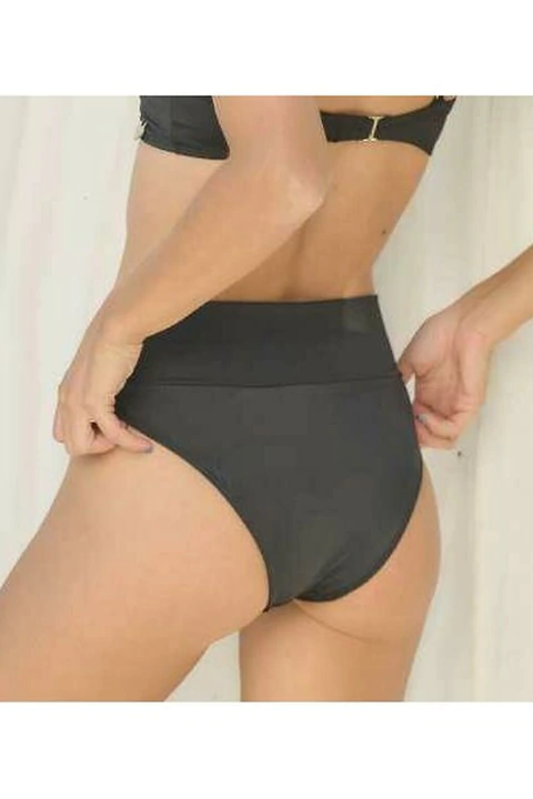 KIERO 4114 Tiro Corto Cavado Con Cintura Doble De Tricot