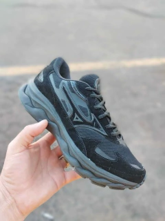 TENIS M ESPORTIVO TODO PRETO SOLADO DE ONDAS - Thiago Tênis