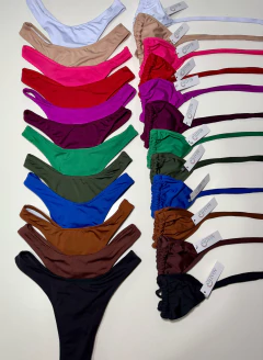 Biquíni cortininha asa delta padrão - Cores Lisas - comprar online