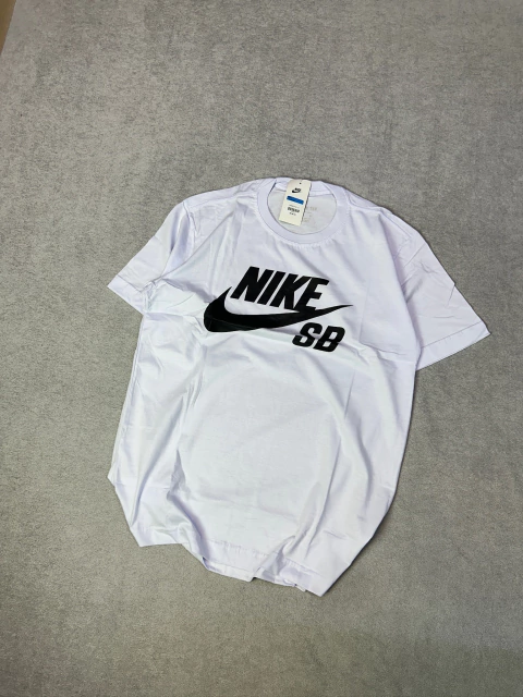 CAMISETA NKE ICON SB-BRANCA