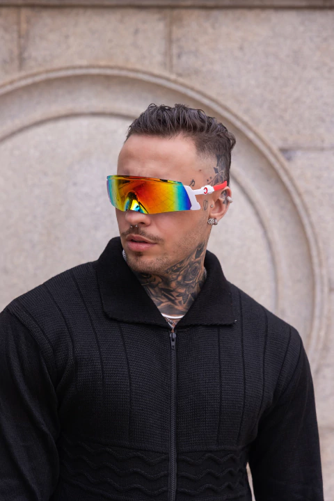 Óculos de Sol Máscara Futurista – Armação Branca com Lente Multicolorida