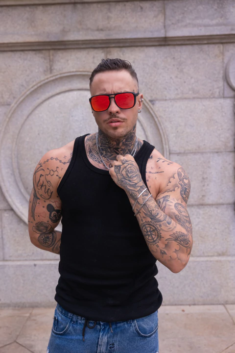 Óculos de Sol Urbano Quadrado – Lente Vermelha Espelhada