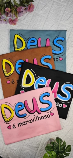 Deus e Maravilhoso T-shirt na internet