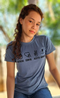 "Entrego, Confio, Aceito, Agradeço." T-Shirt - loja online