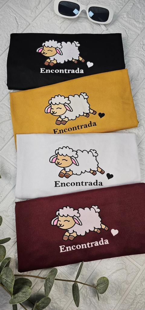 "Ovelha Encontrada." T-Shirt