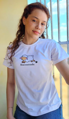 "Ovelha Encontrada." T-Shirt na internet