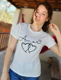 "Amor." T-Shirt - comprar online