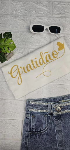 Gratidão borboleta - T-shirt - comprar online