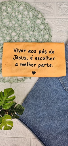 Imagem do T-Shirt Viver aos pés de jesus