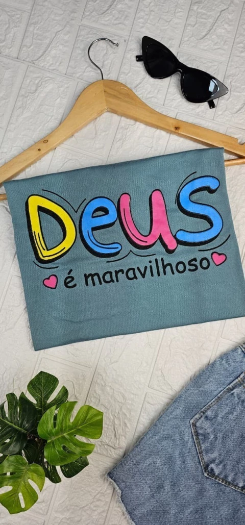 Deus e Maravilhoso T-shirt - comprar online