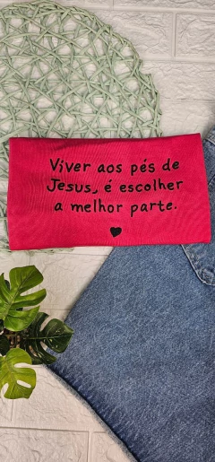 T-Shirt Viver aos pés de jesus na internet